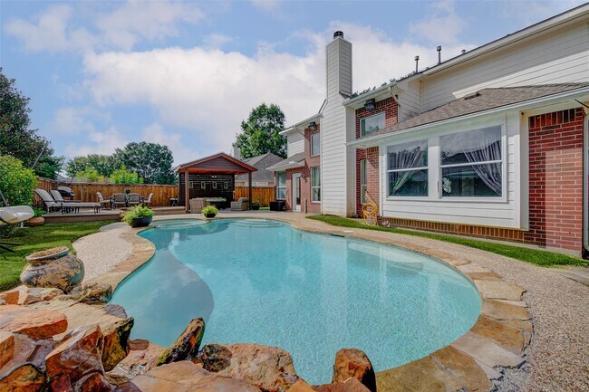 Building Photo - 15838 Red Hill Trail