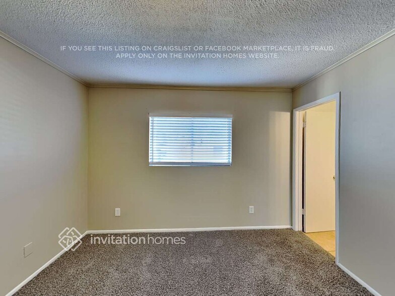 Building Photo - 4142 W Royal Palm Rd