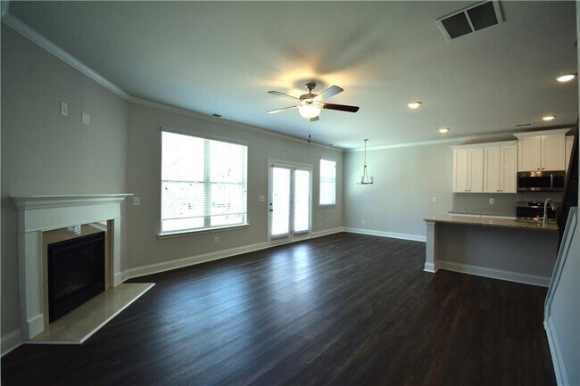 Building Photo - 215 Hellen Vly Dr