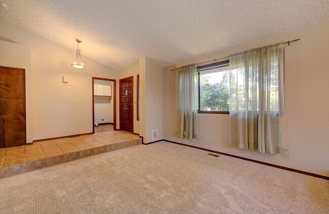 Building Photo - Spacious 3-Bedroom Home with Private Backyard Oasis