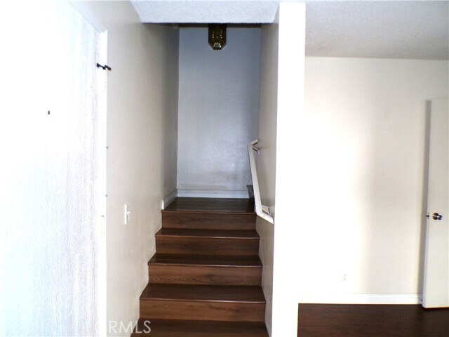 Building Photo - 680 Golden Springs Dr