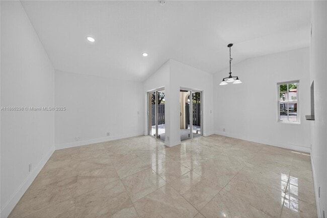 Building Photo - 1545 Springside Dr