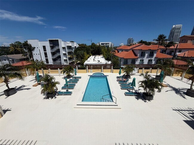 Building Photo - 227 Michigan Ave