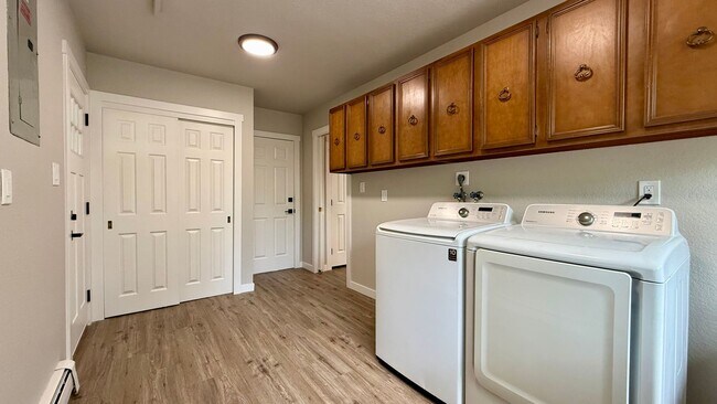 Building Photo - Stylish 3-Bedroom Remodel with Two Firepla...