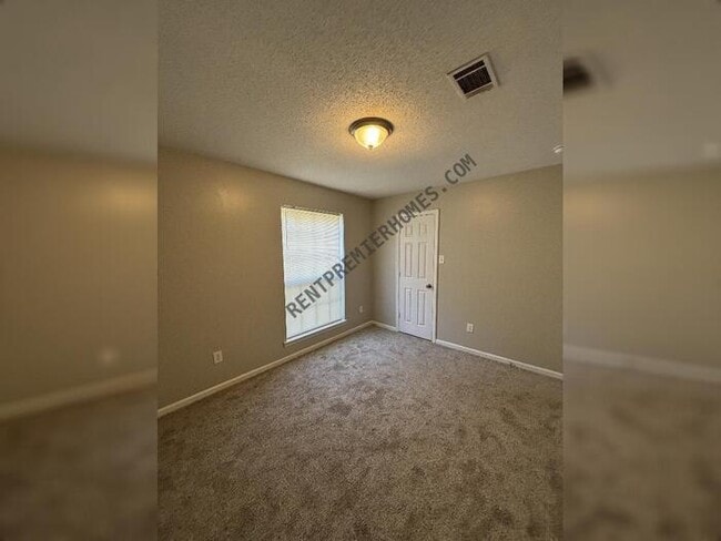 Building Photo - 103 White Wing Way