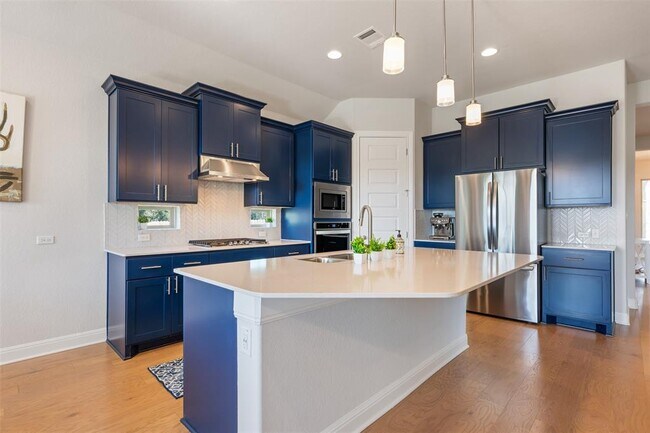 Building Photo - 686 Treadwell Ln