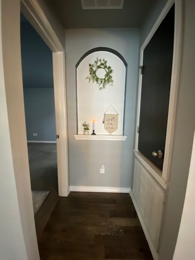 Building Photo - WELCOME TO YOUR CHARMING HOME AT THE COTTA...