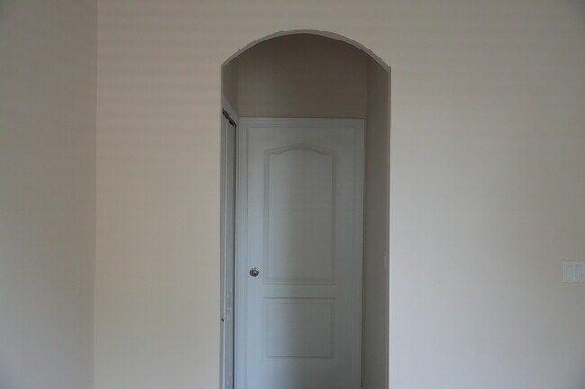 Building Photo - 2212 Lennox Dale Ln