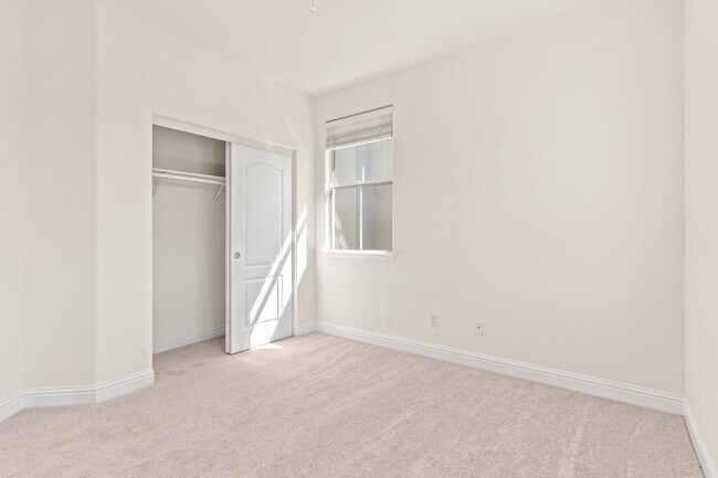 Building Photo - 3311 Montevideo Dr