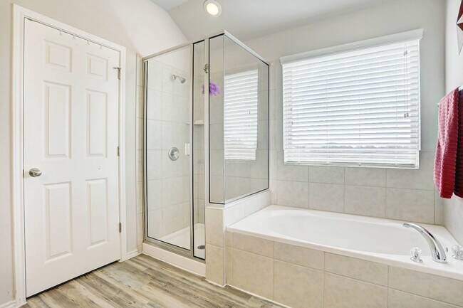 Building Photo - 5687 Heron Dr
