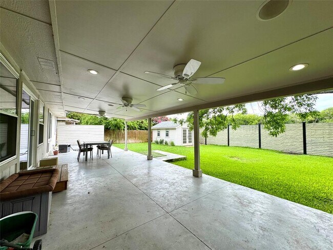 Building Photo - 1212 Leah Ln
