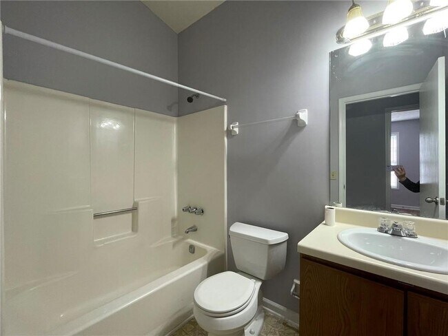 Building Photo - 5721 Glenn Hollow Ct