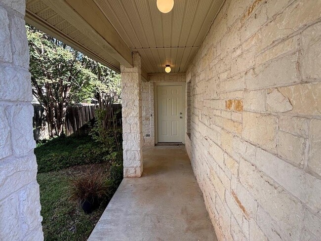 Building Photo - 7408 Pusch Ridge Loop