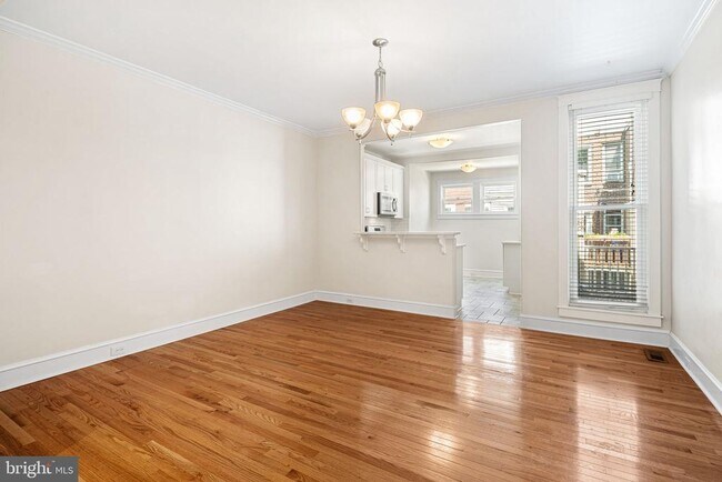 Building Photo - 881 N 21st St