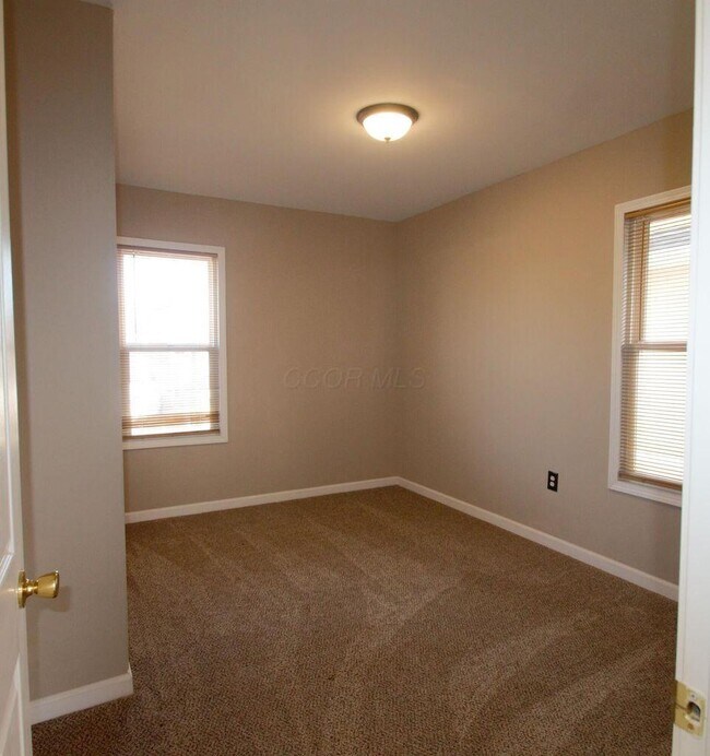 Building Photo - 1170 Walters St