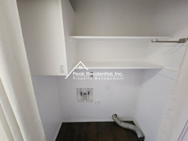 Building Photo - Spacious Arden Area 3bd/2ba Duplex with Garage