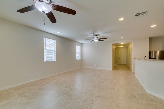 Building Photo - 3- Bedroom, 2- Bathroom home in Mountain's...