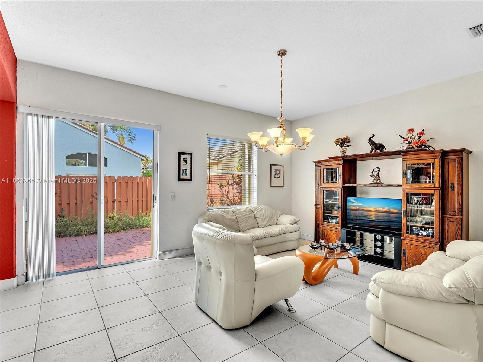 Building Photo - 3844 SW 53rd St