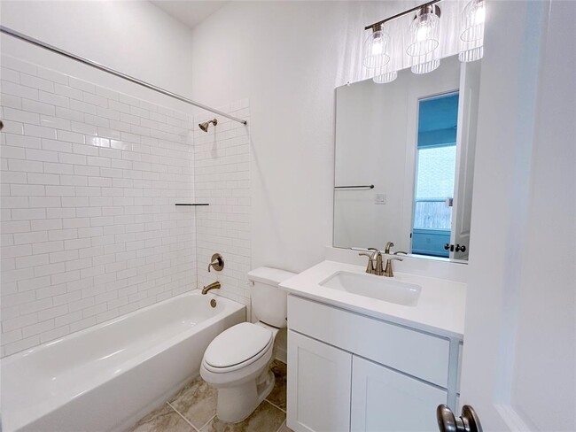 Building Photo - 5222 Tahoe Ct