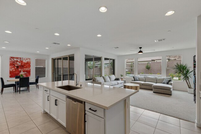 Building Photo - Luxurious Home in Henderson’s Desirable 89052 Community!