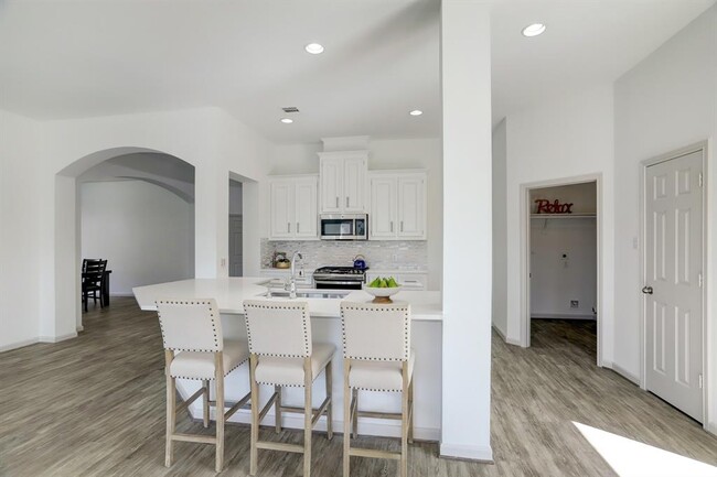 Building Photo - 26815 Lakeridge Park Ln