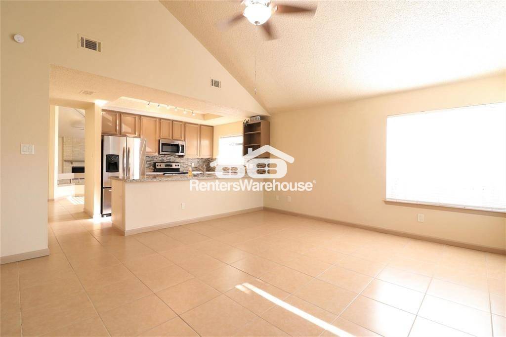 Building Photo - 16034 Barbarossa Dr