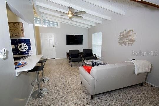 Building Photo - 2832 Bay St