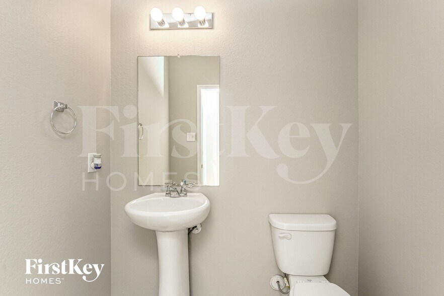 Building Photo - 1412 Marble St