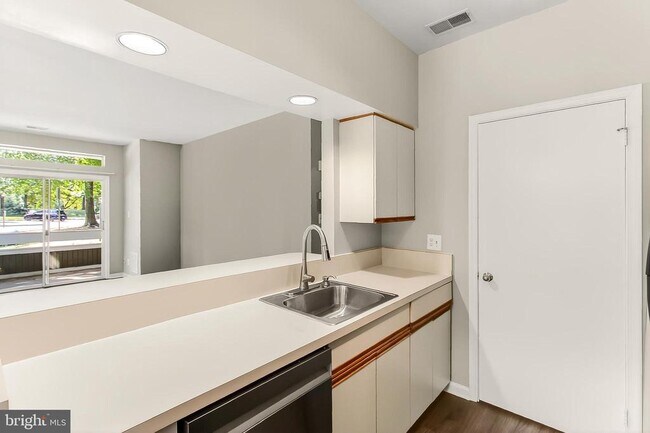 Building Photo - 12253 Fort Buffalo Cir