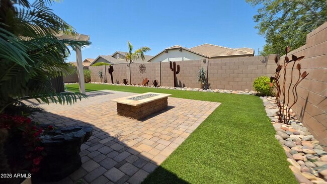 Building Photo - 20660 E Canary Way