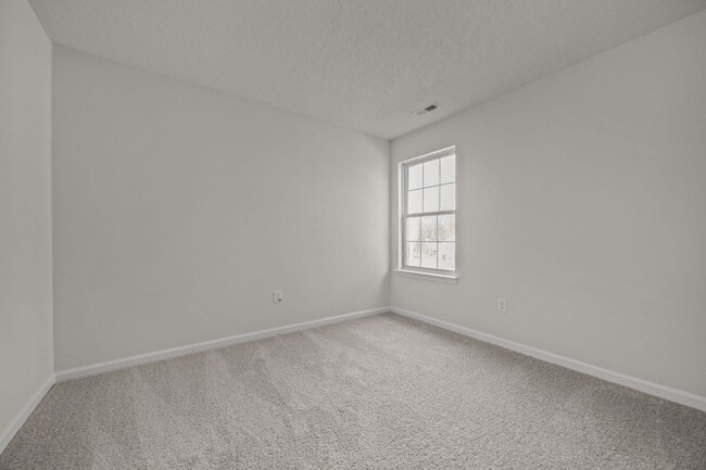 Building Photo - Updated 3BR Home with Garage, Pet Friendly!