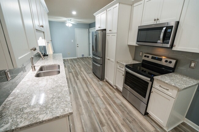 Building Photo - 1764 Folkstone Rd