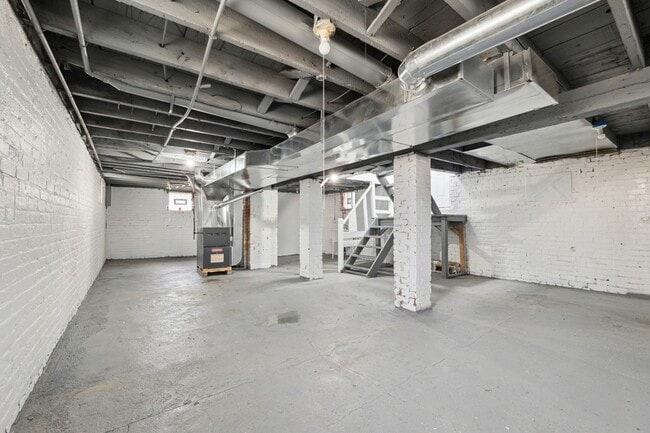 Building Photo - 1478 Helen St