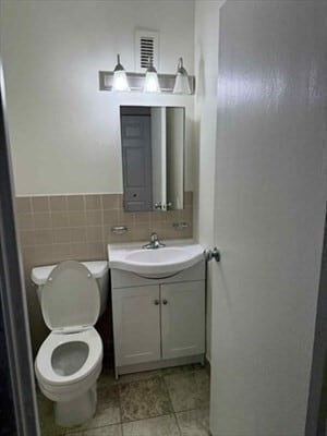 Building Photo - 25 Fuller St