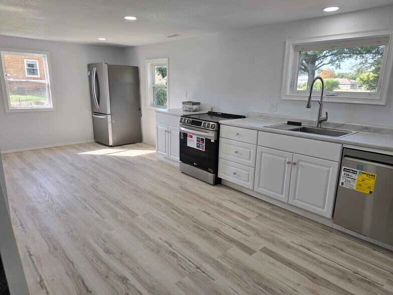 Building Photo - 4367 11th St