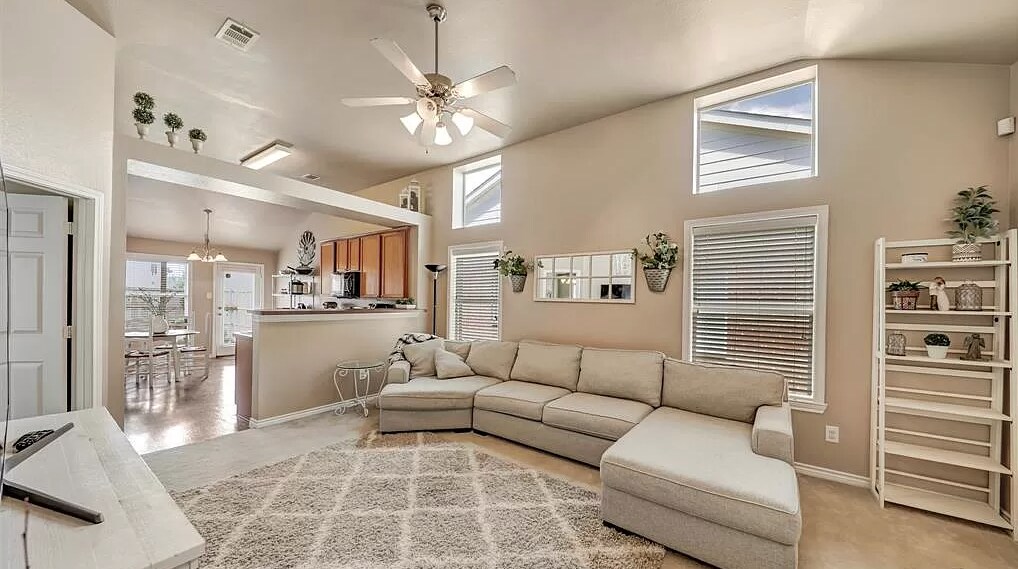 Building Photo - 9000 Eastwood Ave