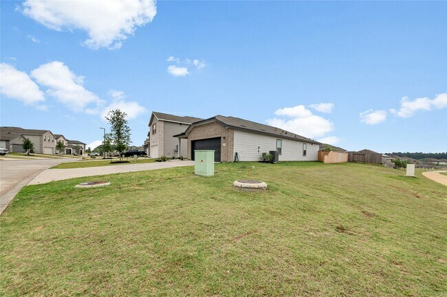 Building Photo - 15049 Ronan Dr