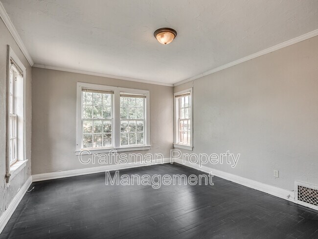 Building Photo - 2301 N Florida Ave