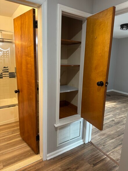 Linen closet - 33B Hussa St