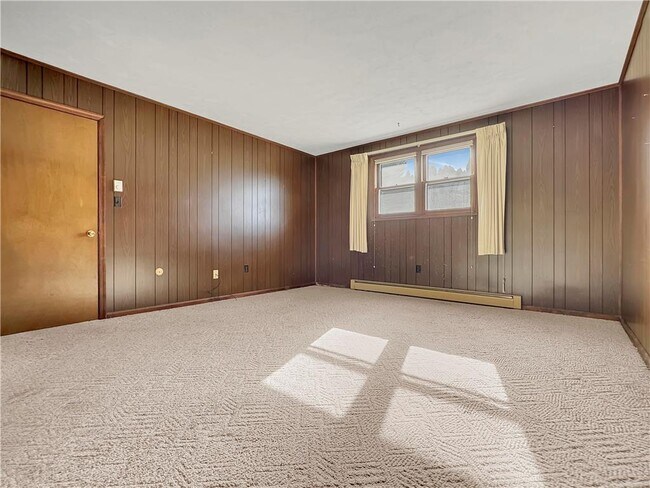 Building Photo - 3722 Hecktown Rd