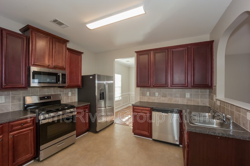 Building Photo - 655 Balerma St