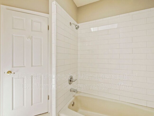 Building Photo - 8777 Cooperston Way