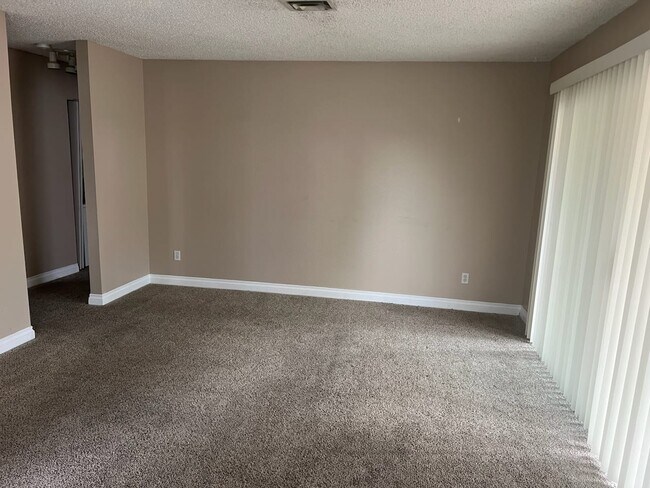 Building Photo - 4860 Nara Vista Way