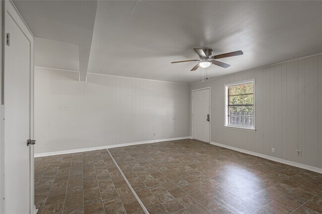 Building Photo - 525 12th St