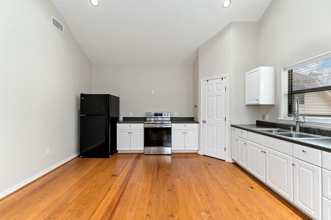 Building Photo - 24527 Appian Ridge