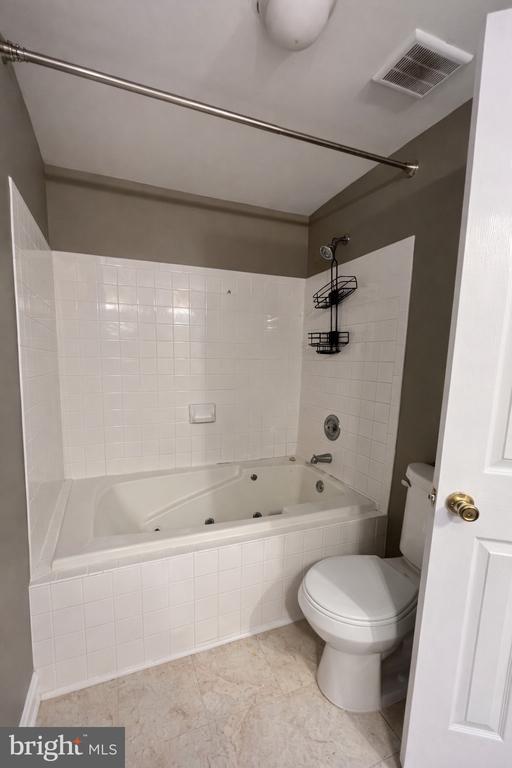 Building Photo - 120 Woodridge Pl