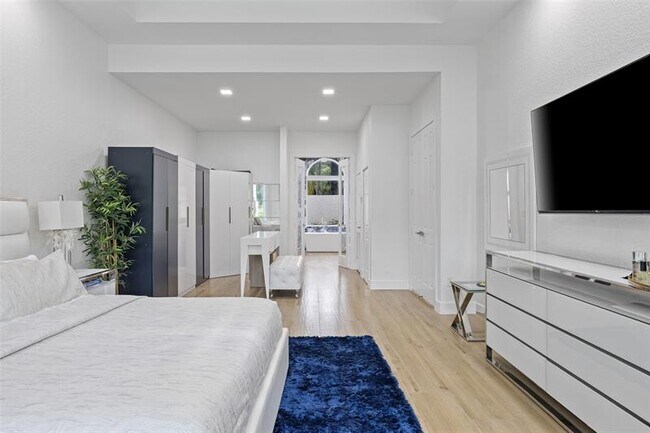 Building Photo - 2534 Golf View Dr