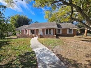 Building Photo - 149 Spring Chase Cir