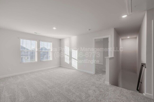 Building Photo - 11910 Silverheel Ln