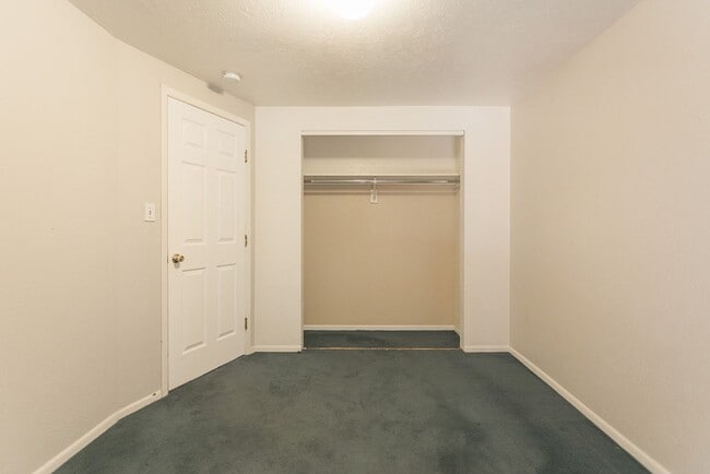 Building Photo - 604 Marine St